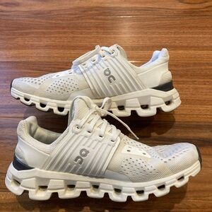 ON Cloudswift  Women’s Size 8.5 Off White Athletic Sneakers.